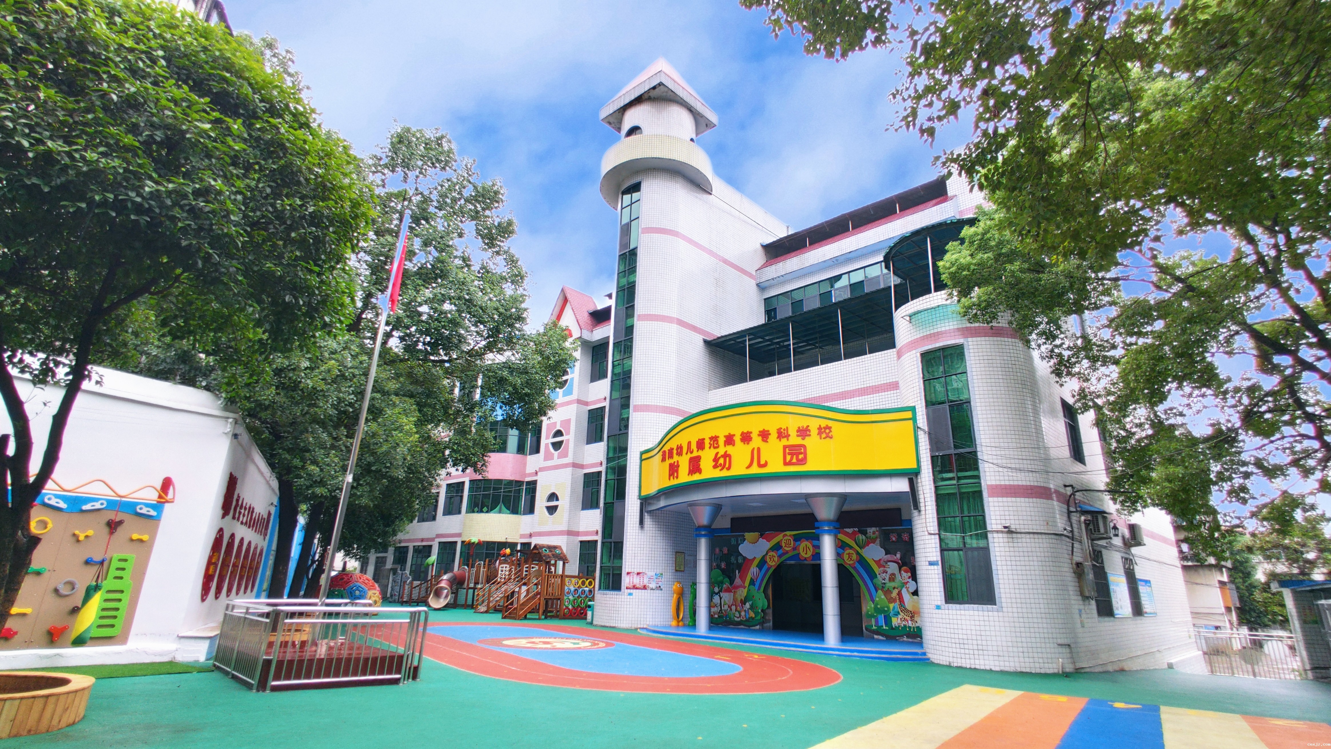 大门.jpg 大门.jpg