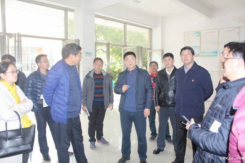 我校召开学生管理工作现场办公会议