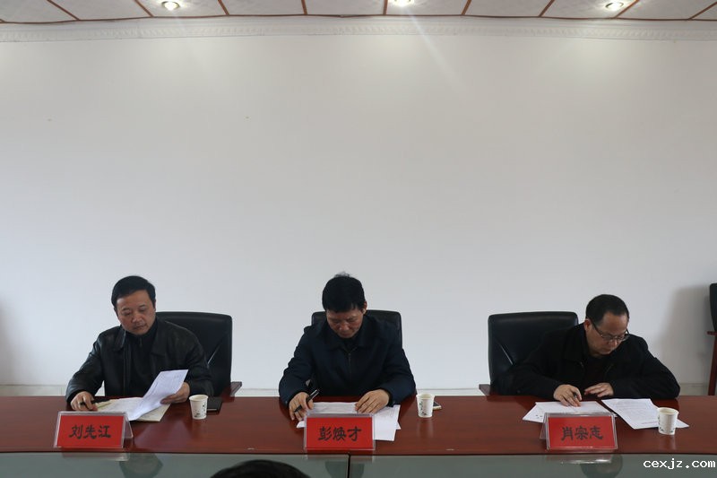 省教育厅专家到我校听课指导思政工作