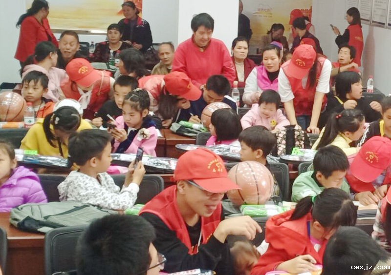 湘南幼专师生开展帮扶留守儿童活动