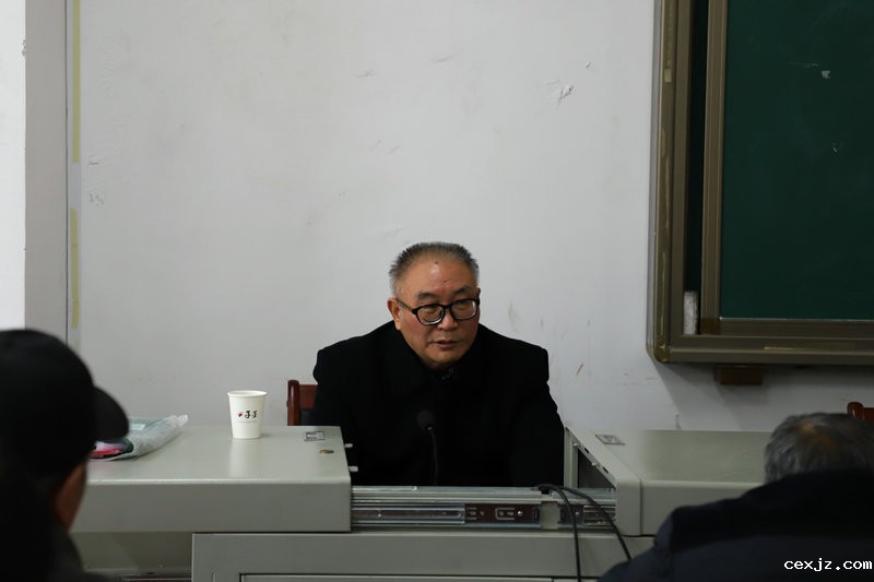 我校召开离退休老同志座谈会