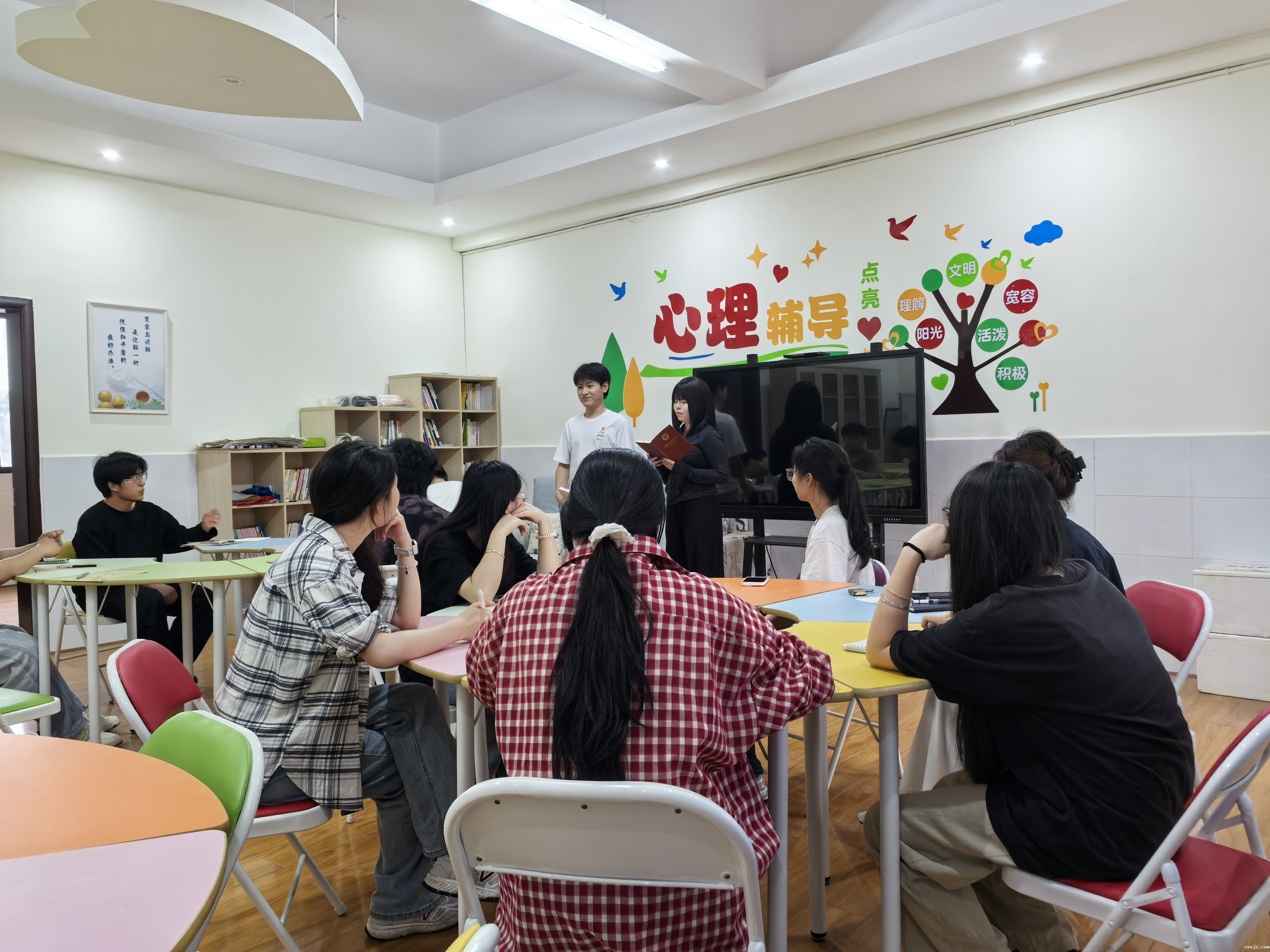 培育青春领航者，传递健康正能量